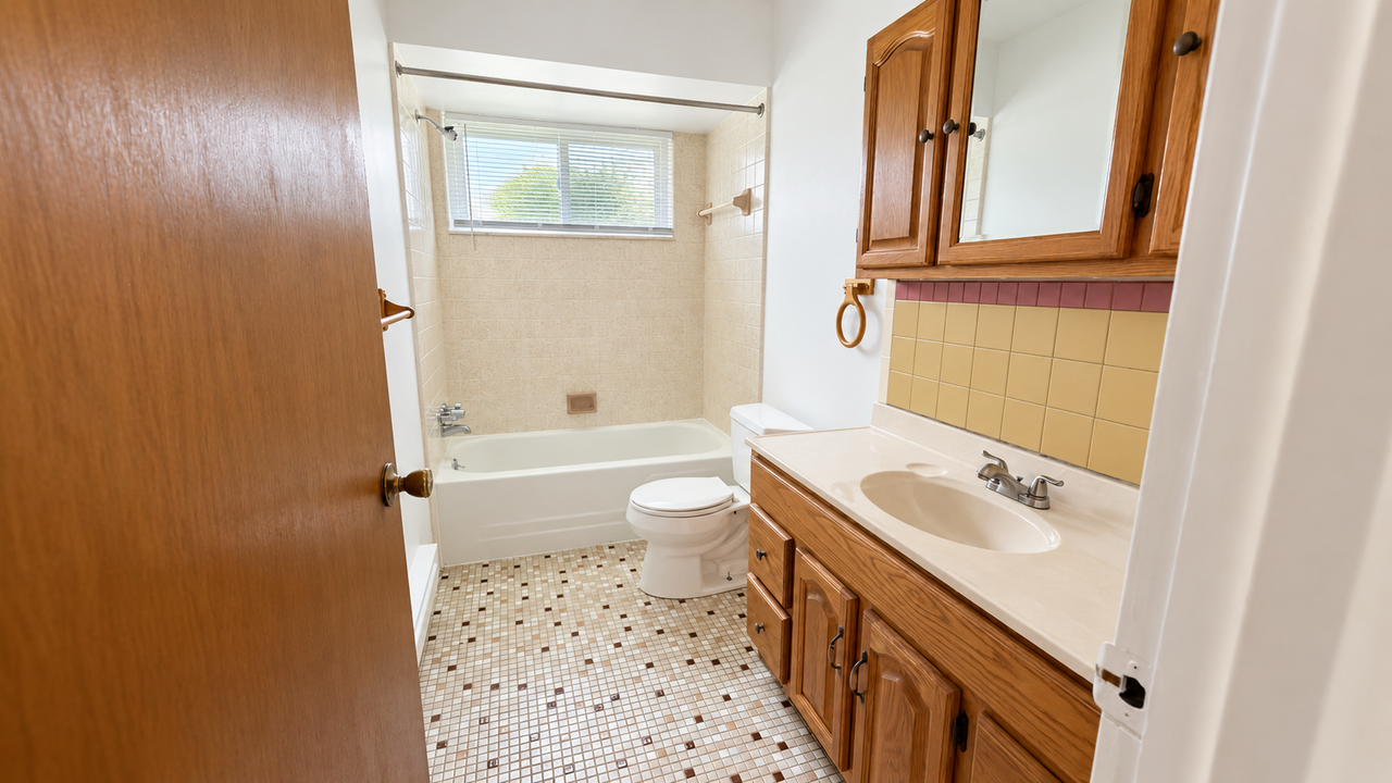 SHELBY MEADOWS - Photo 5 of 19