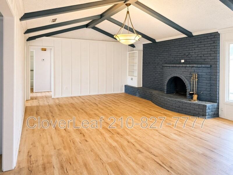 2805 78th St - Photo 7 of 32