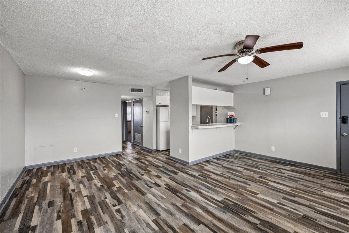 320 Market Street - Photo 3 of 35