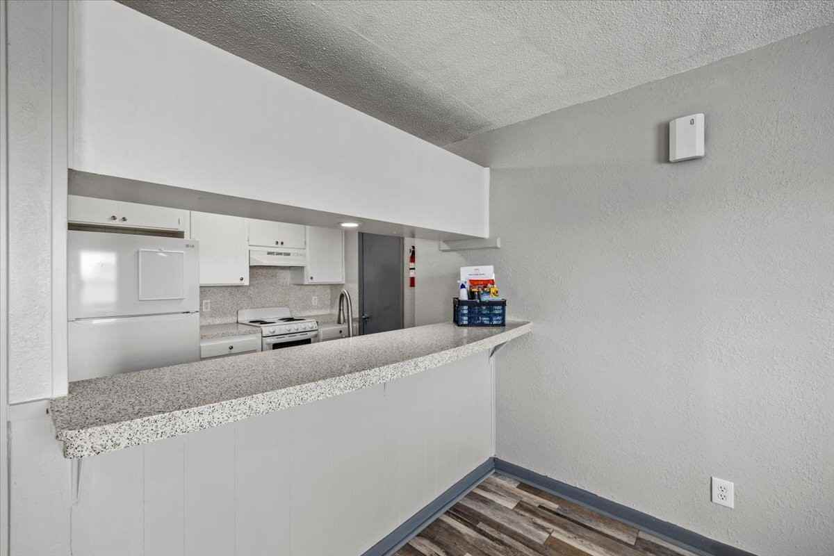 320 Market Street - Photo 5 of 35