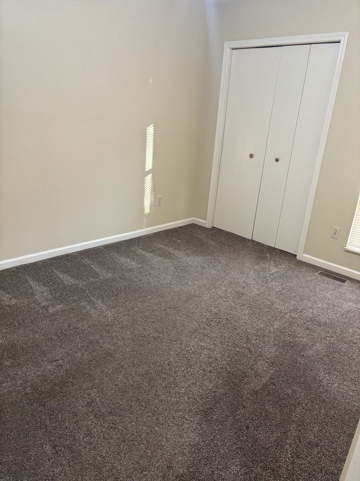 1505 Whitehall - Photo 3 of 14