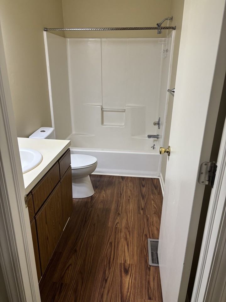 1505 Whitehall - Photo 4 of 14