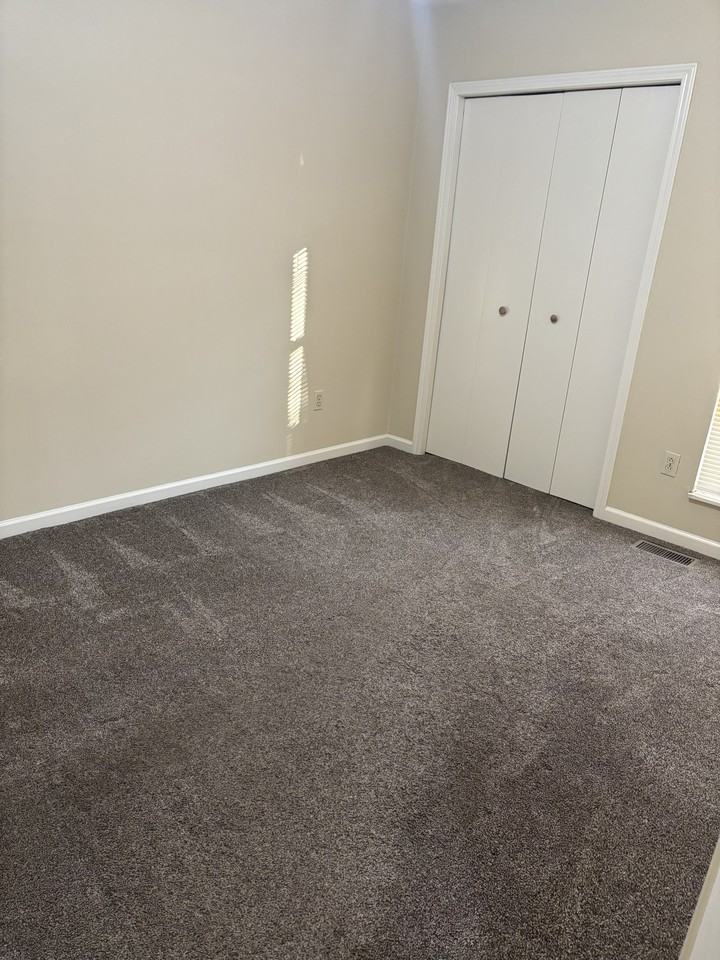 1507 Whitehall - Photo 5 of 7