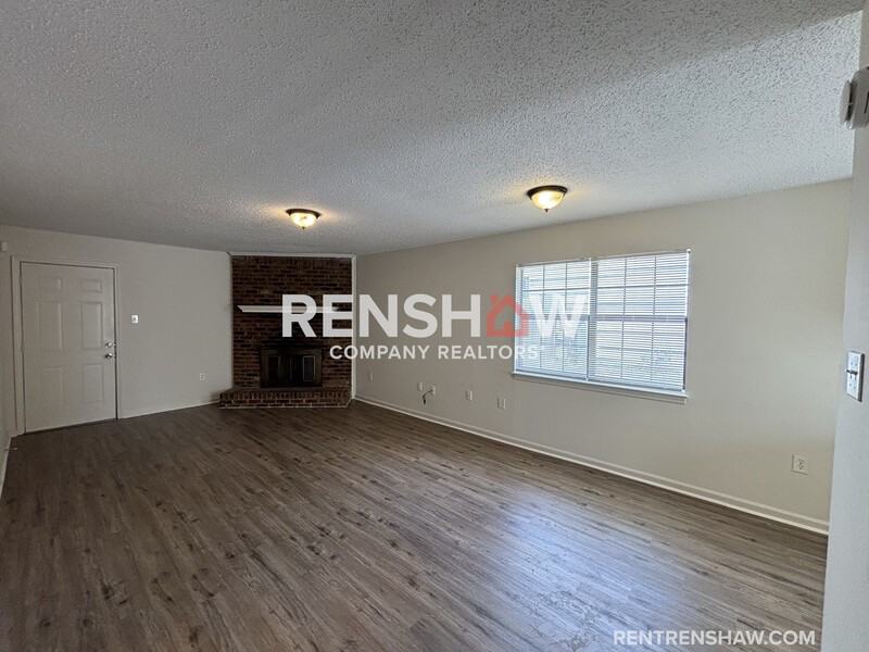 5622 Pathway Cir - Photo 2 of 16