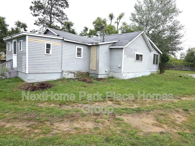659 Prairie St - Photo 4 of 15