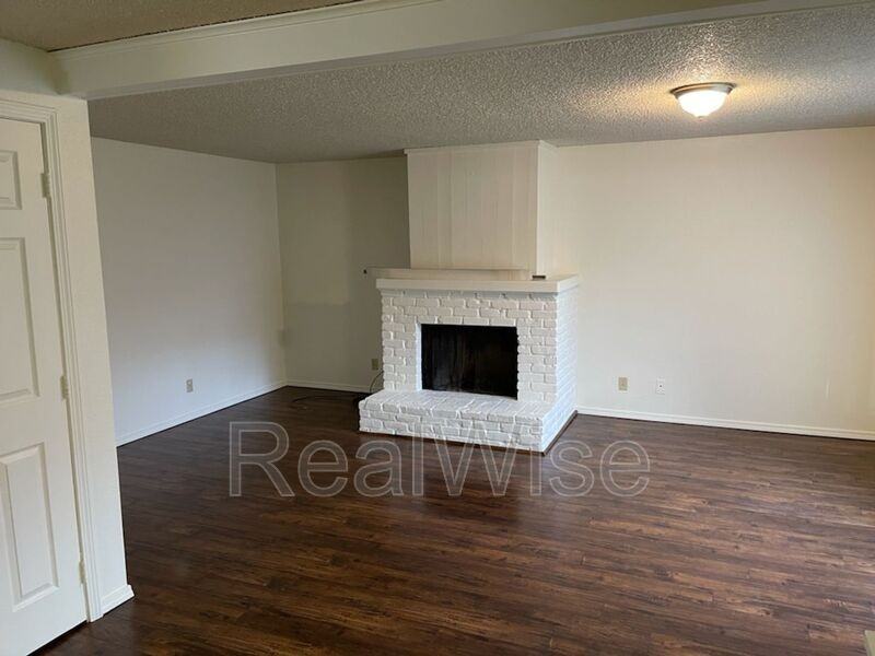 4282 Meadowbrook Ct Ne - Photo 6 of 8