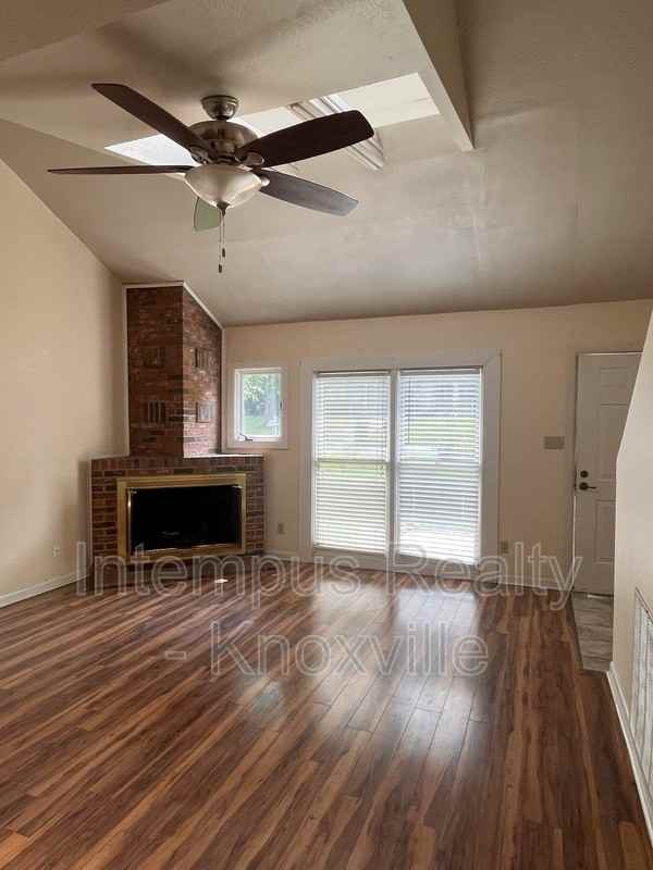7655 Chatham Cir - Photo 4 of 15