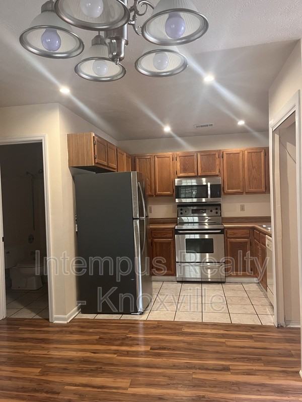 7655 Chatham Cir - Photo 7 of 15