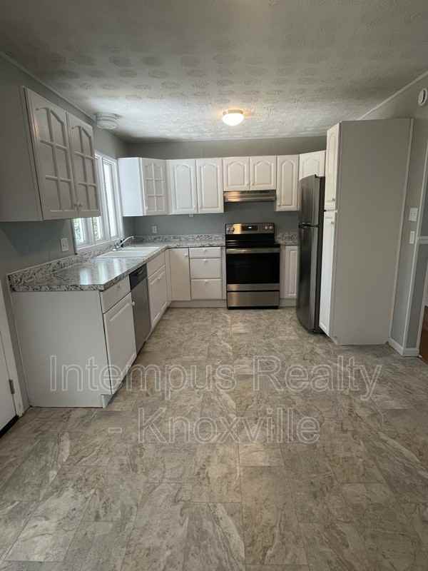 3110 Sanderson Rd - Photo 7 of 18