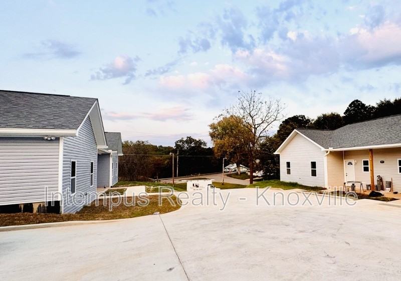 809 N A St #A - Photo 4 of 29