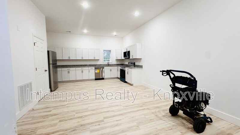 809 N A St #A - Photo 6 of 29
