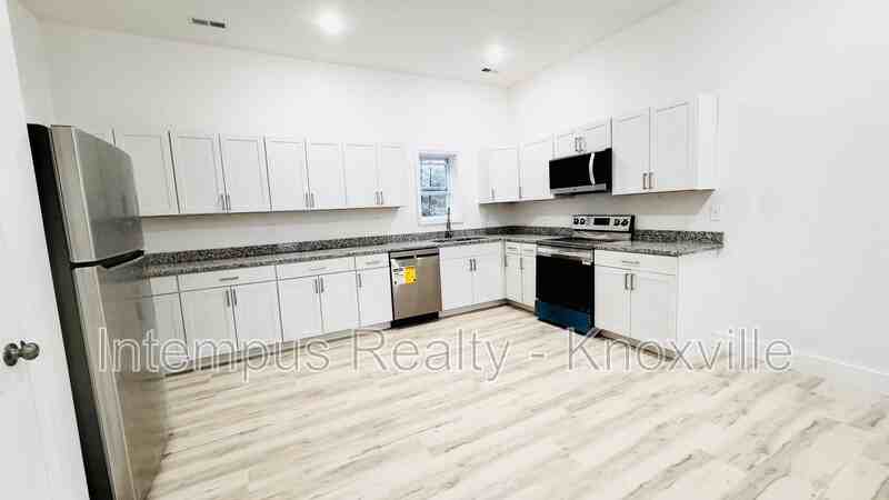 809 N A St #A - Photo 7 of 29