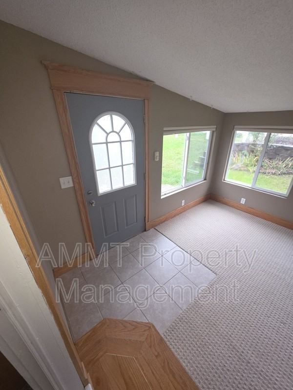 3216 Bowling St Sw - Photo 2 of 20