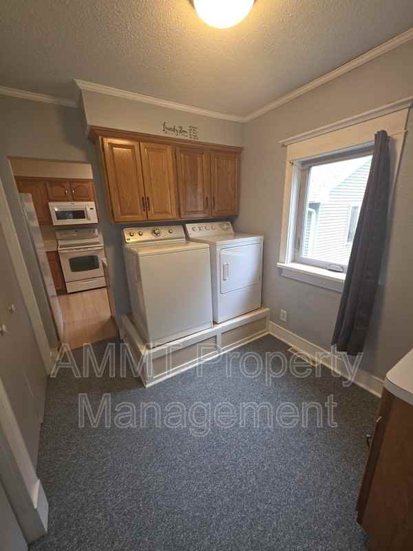 3216 Bowling St Sw - Photo 4 of 20