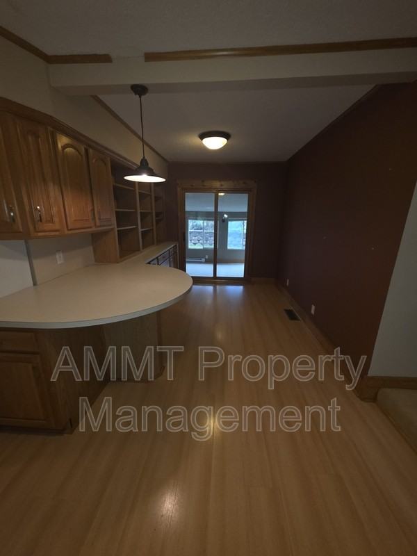 3216 Bowling St Sw - Photo 6 of 20