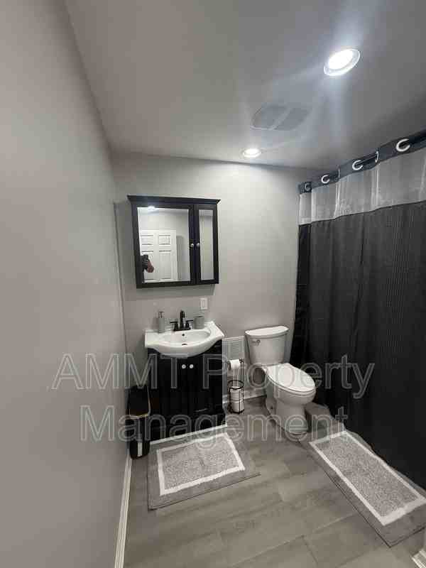 655 35th St Ne - Photo 3 of 10