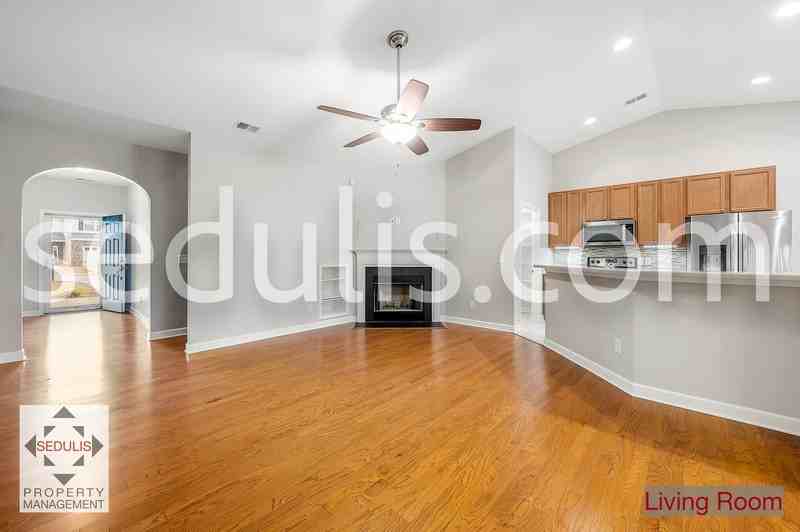 114 Maywood Dr - Photo 3 of 36