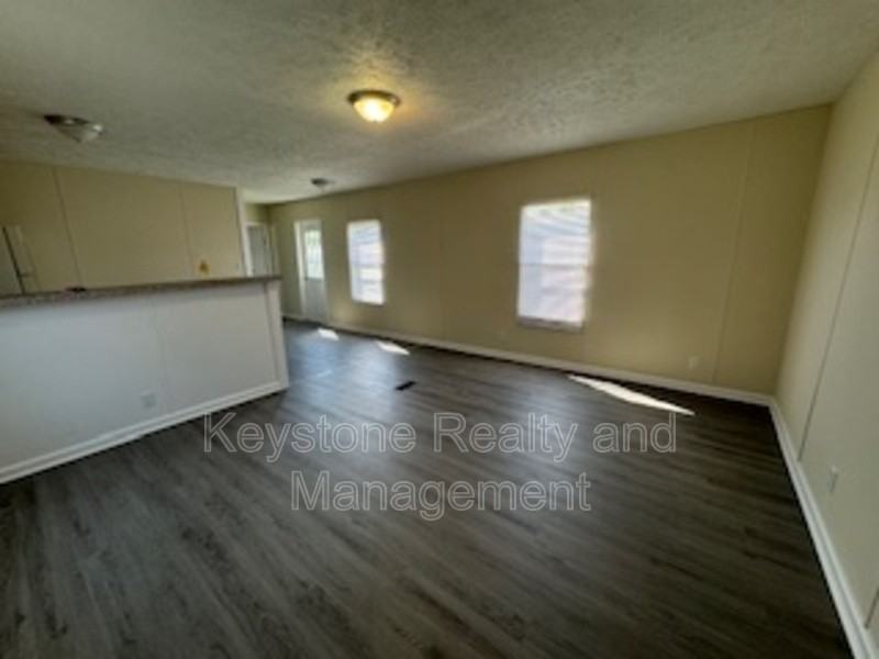 714 Trevor Ln - Photo 2 of 9