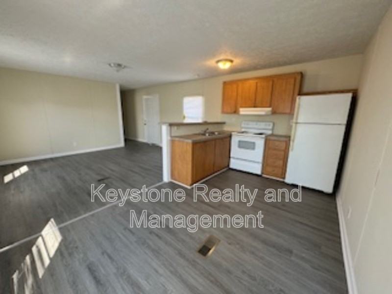 714 Trevor Ln - Photo 3 of 9