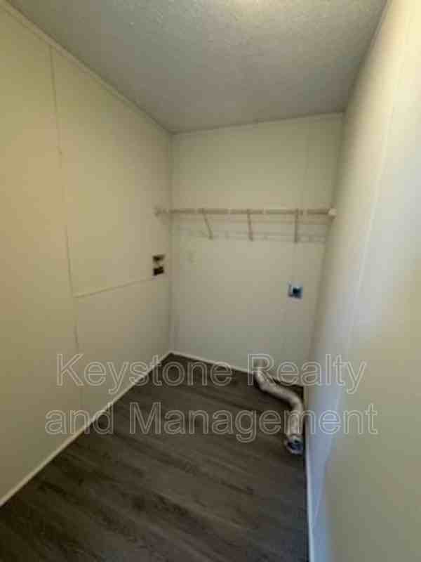 714 Trevor Ln - Photo 4 of 9