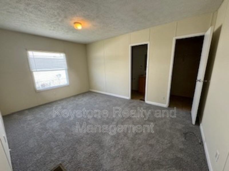 714 Trevor Ln - Photo 5 of 9