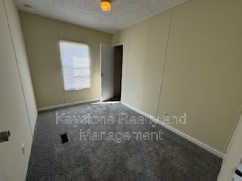 714 Trevor Ln - Photo 7 of 9