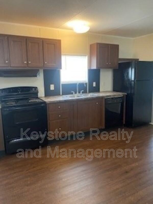 910 Gabby Ln - Photo 3 of 8