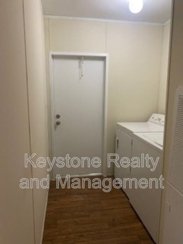 910 Gabby Ln - Photo 6 of 8