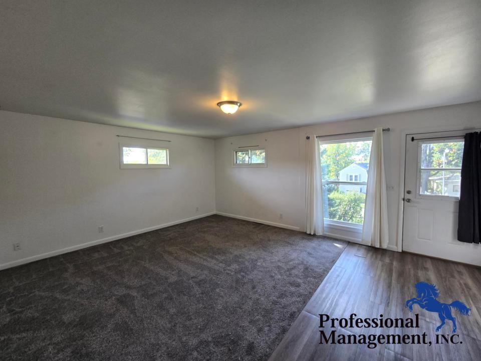 745 Burlington Ave - Photo 2 of 7