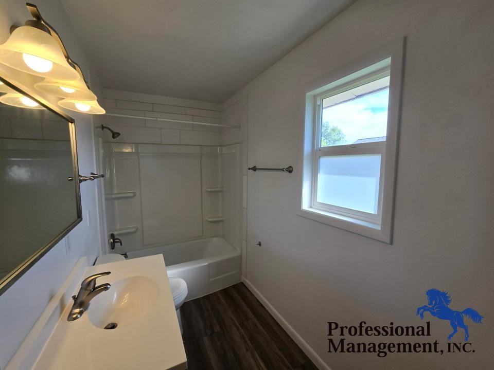 745 Burlington Ave - Photo 4 of 7