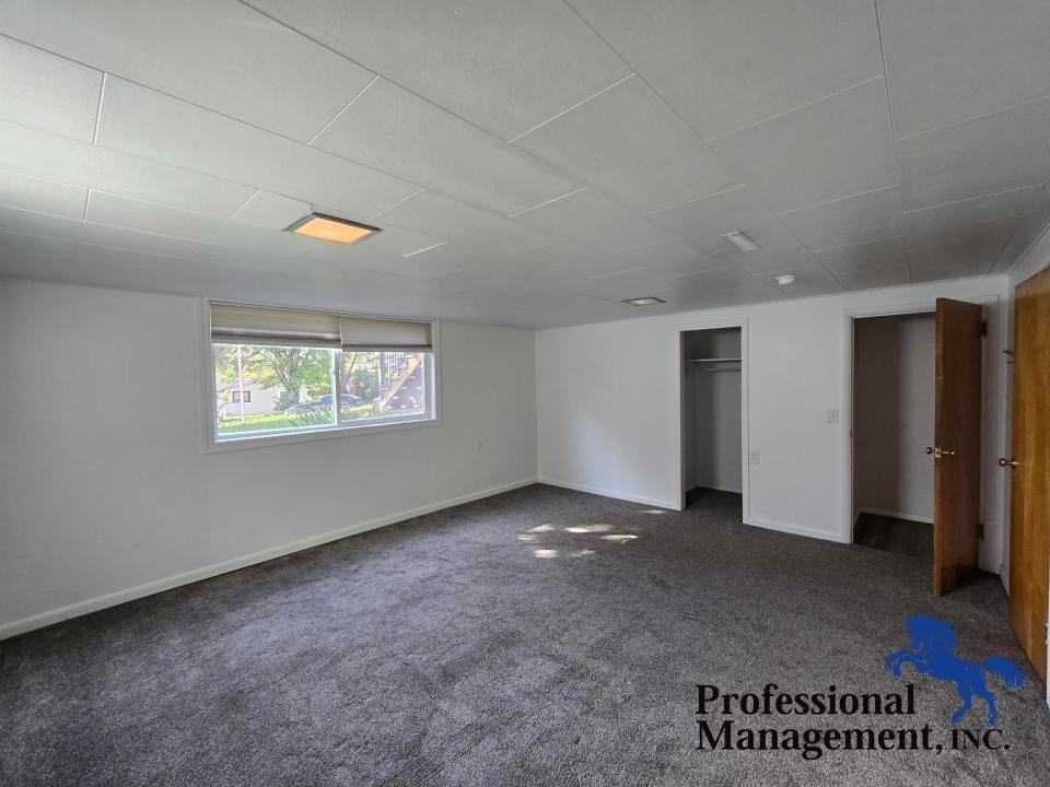 745 Burlington Ave - Photo 6 of 7