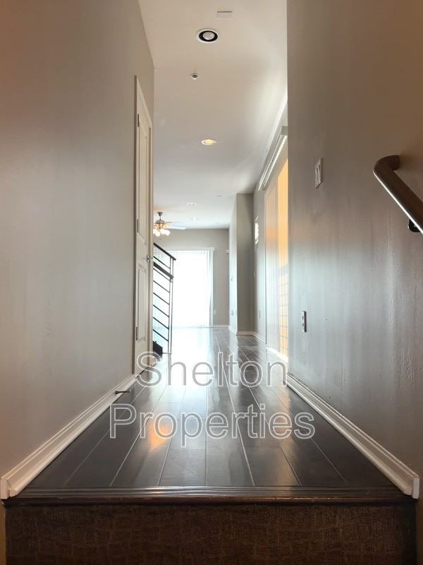 525 W Lakeside Dr - Photo 5 of 20