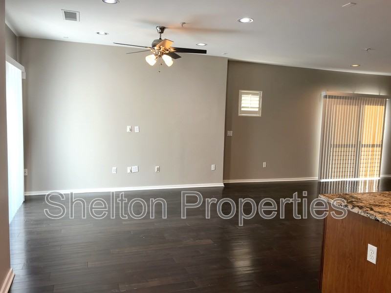 525 W Lakeside Dr - Photo 7 of 20