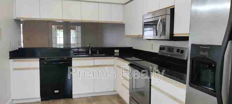 6980 Ulmerton Rd - Photo 2 of 14