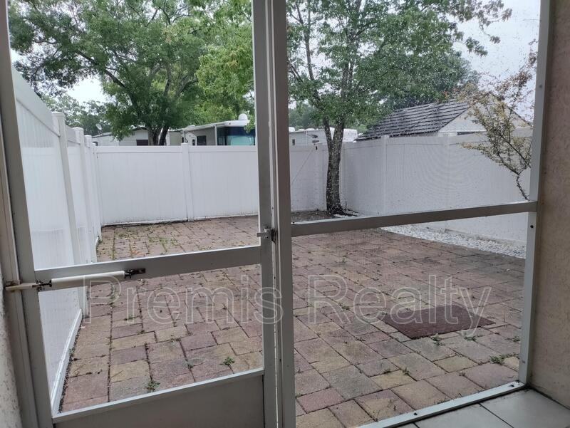 6980 Ulmerton Rd - Photo 4 of 14