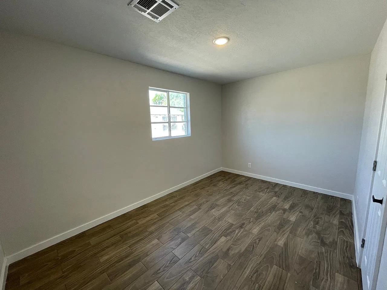 2219 E Portland St #3 - Photo 4 of 10