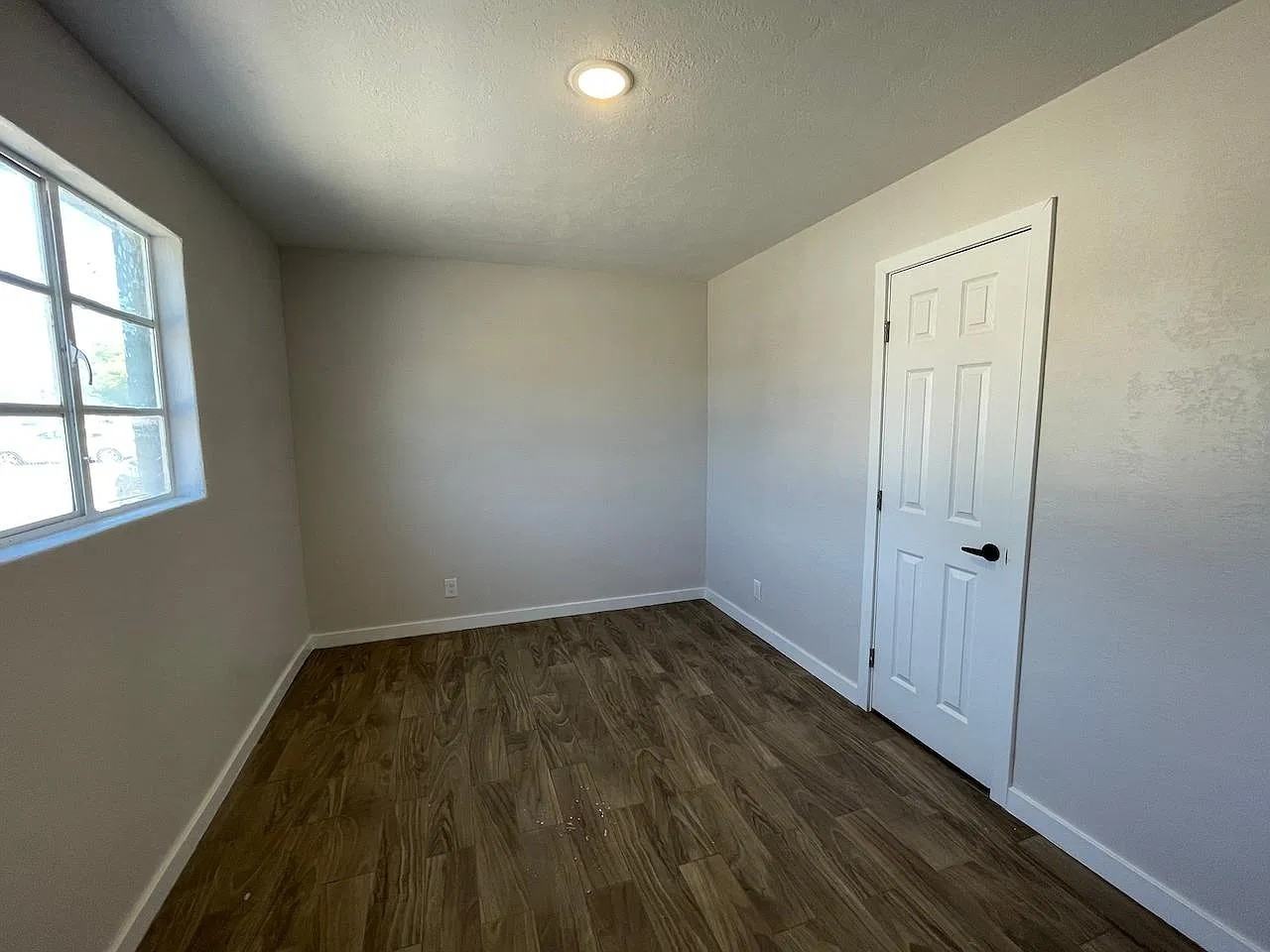 2219 E Portland St #3 - Photo 5 of 10
