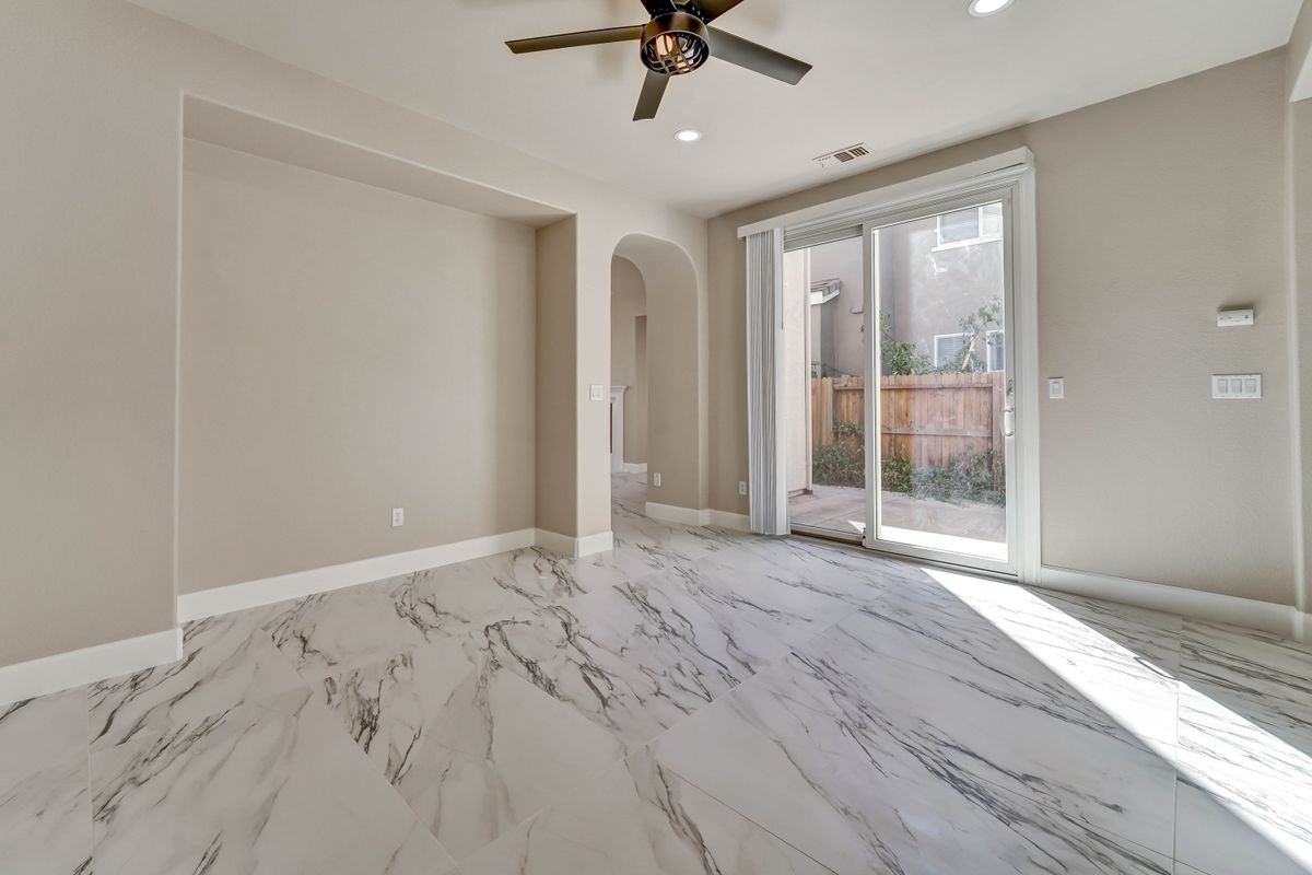 1123 Montague Ln - Photo 7 of 47