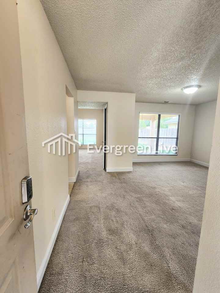 2130 Pojoaque Ct - Photo 2 of 22