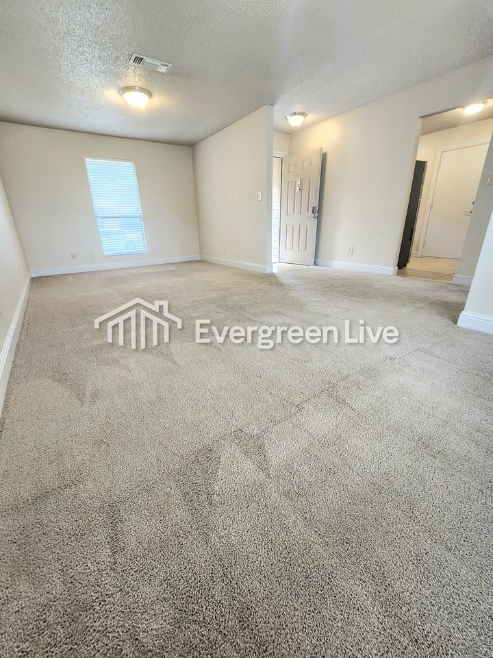 2130 Pojoaque Ct - Photo 4 of 22