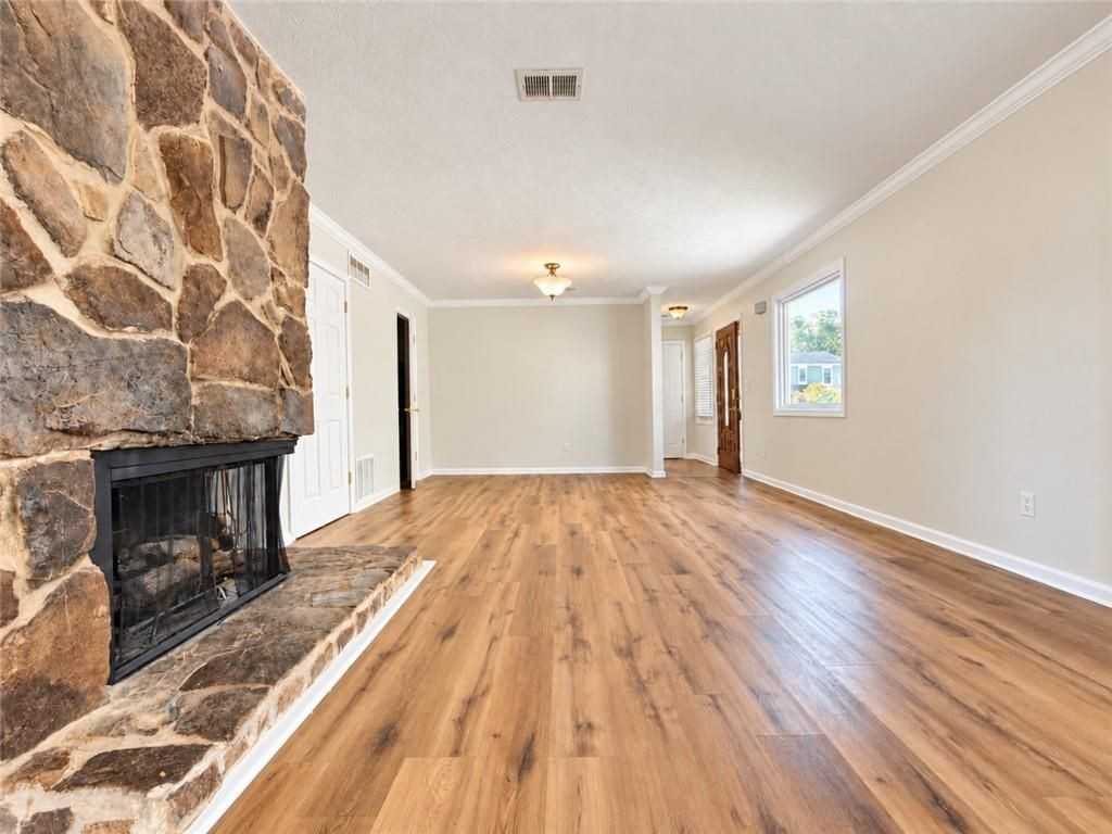 1330 Ridgecrest Ln Se - Photo 6 of 23