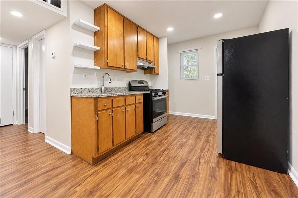 3203 E Point St ##5 - Photo 5 of 14
