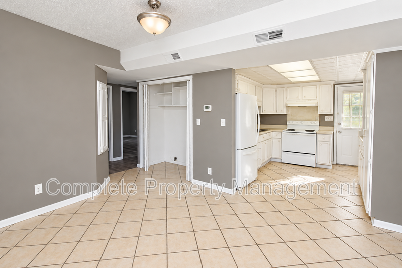 205 Tucker Ave - Photo 2 of 9