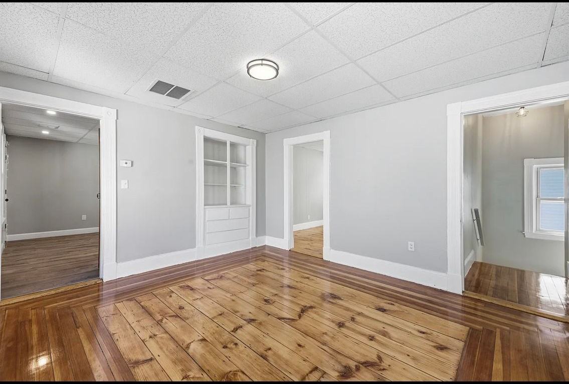 220 University Ave - Photo 4 of 14