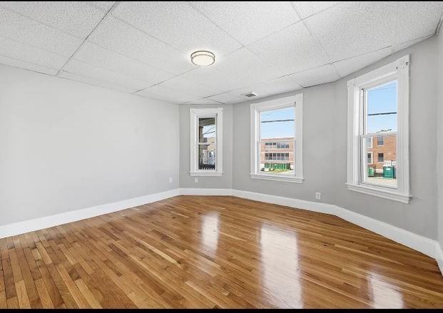 220 University Ave - Photo 6 of 14