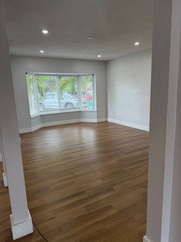 2035 Sw 98th Ave - Photo 2 of 17