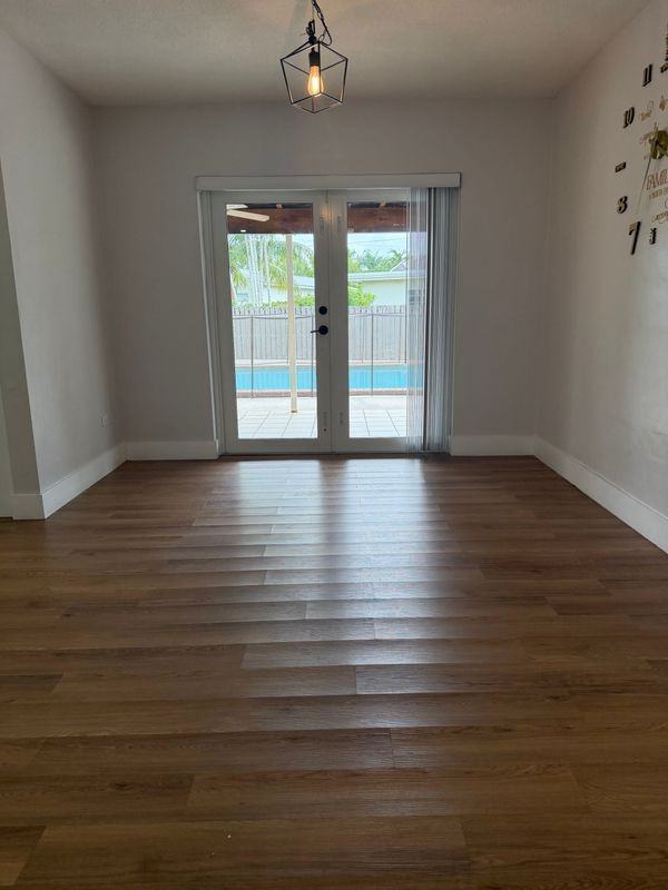 2035 Sw 98th Ave - Photo 3 of 17