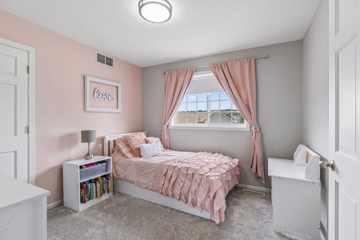 624 Dundee Ave - Photo 6 of 13