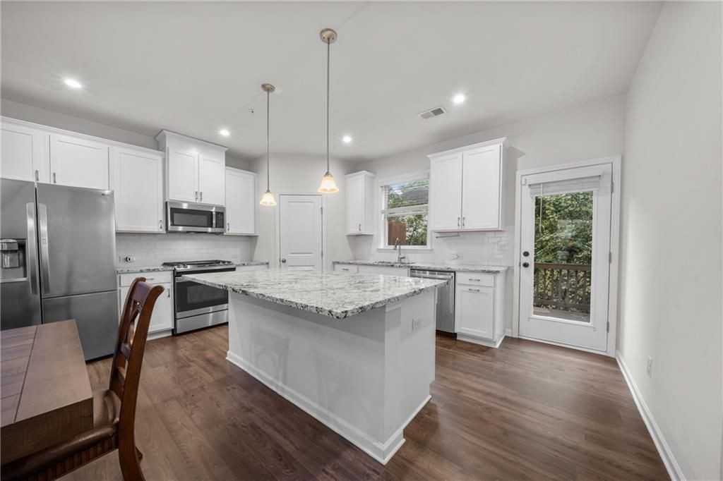 1404 Ridgebend Way Se - Photo 7 of 35
