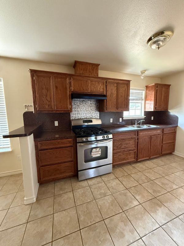 1302 Tyler Ave - Photo 2 of 14